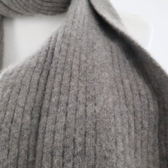 Coal Knit Scarf Unisex OS Gray Quiet Luxury Classic Academia Transitional Preppy - Picture 4 of 11